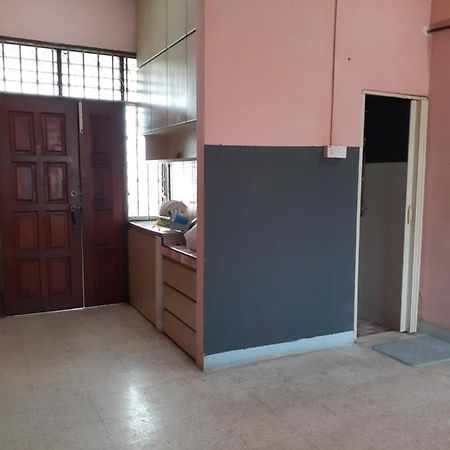 Homestay Idaman Tun Hussein - Harga Untuk 1 Rumah ,1 Bilik ,1 Bilik Air 4 Single Bed - Not Sharing Perai Kültér fotó
