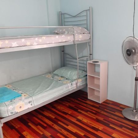 Homestay Idaman Tun Hussein - Harga Untuk 1 Rumah ,1 Bilik ,1 Bilik Air 4 Single Bed - Not Sharing Perai Kültér fotó