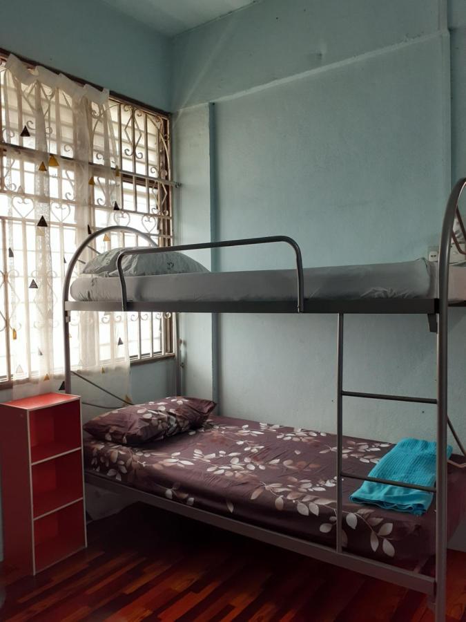 Homestay Idaman Tun Hussein - Harga Untuk 1 Rumah ,1 Bilik ,1 Bilik Air 4 Single Bed - Not Sharing Perai Kültér fotó