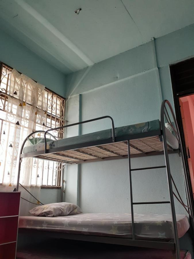 Homestay Idaman Tun Hussein - Harga Untuk 1 Rumah ,1 Bilik ,1 Bilik Air 4 Single Bed - Not Sharing Perai Kültér fotó