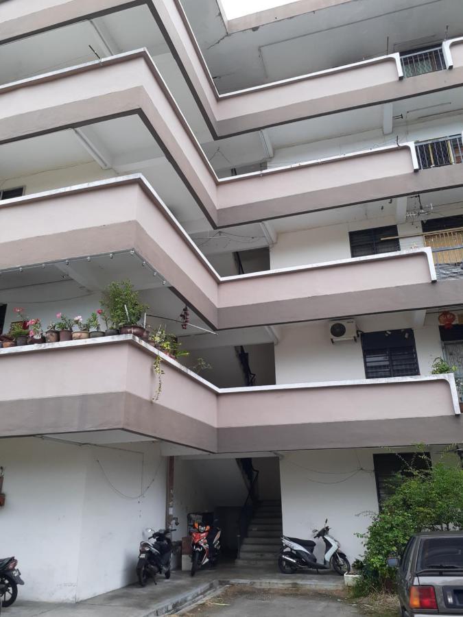 Homestay Idaman Tun Hussein - Harga Untuk 1 Rumah ,1 Bilik ,1 Bilik Air 4 Single Bed - Not Sharing Perai Kültér fotó